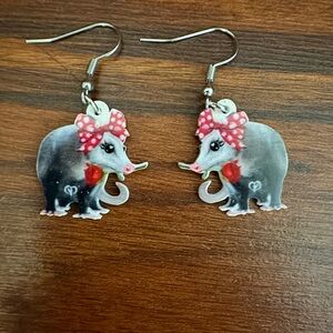ABSOLUTELY GORGEOUS LADY OPOSSUM WITH RED BOW EARRINGS 🤗❤️❤️❤️‼️‼️🤩